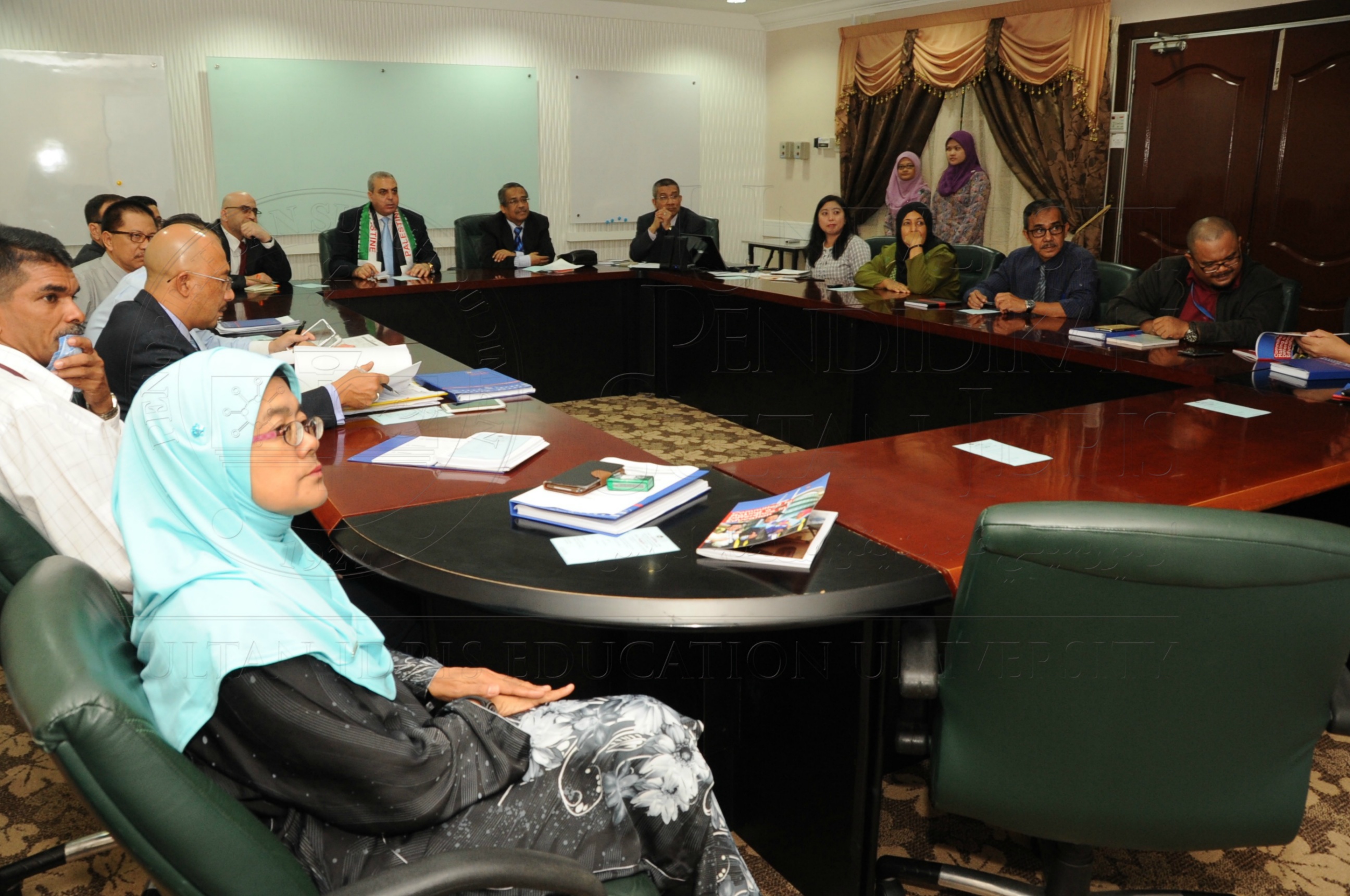 PRO 16 3 PALESTINEHAS 7639